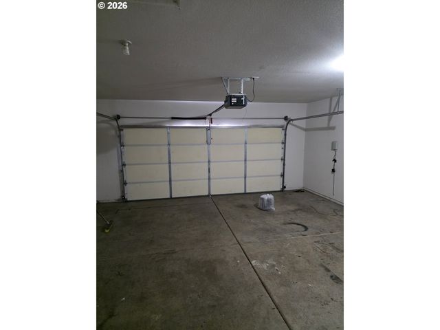 182 WOODDUCK St, Winston, OR 97496