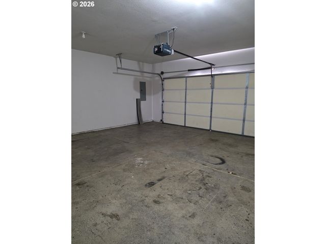 182 WOODDUCK St, Winston, OR 97496