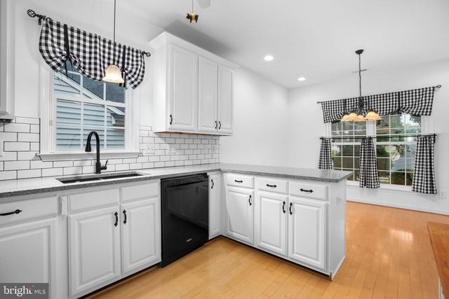 11921 LEGACY WOODS DR, Fredericksburg, VA 22407