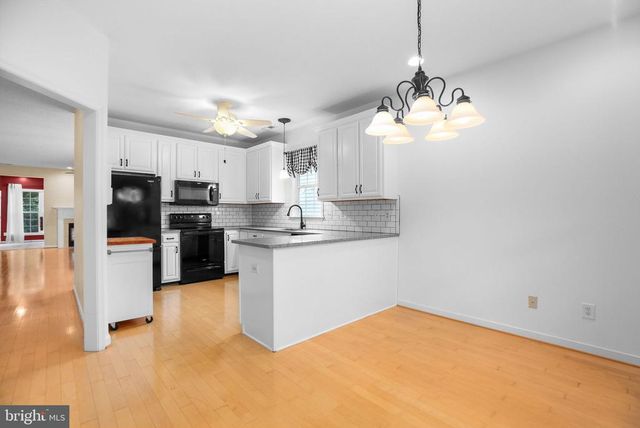 11921 LEGACY WOODS DR, Fredericksburg, VA 22407