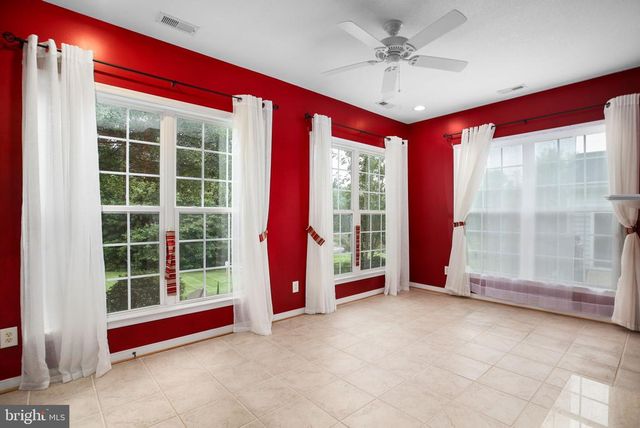 11921 LEGACY WOODS DR, Fredericksburg, VA 22407