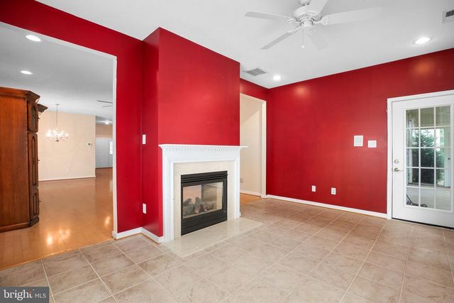 11921 LEGACY WOODS DR, Fredericksburg, VA 22407