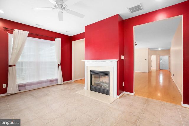 11921 LEGACY WOODS DR, Fredericksburg, VA 22407