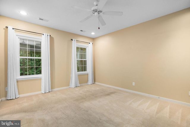 11921 LEGACY WOODS DR, Fredericksburg, VA 22407