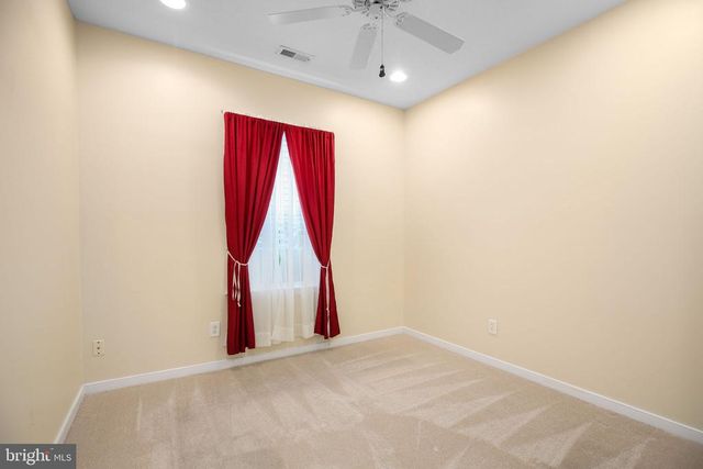 11921 LEGACY WOODS DR, Fredericksburg, VA 22407