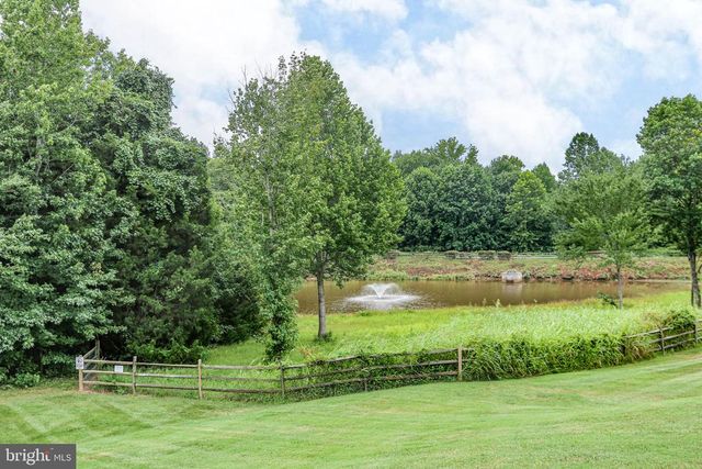 11921 LEGACY WOODS DR, Fredericksburg, VA 22407