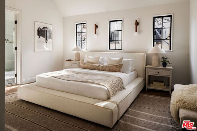 900 S Longwood Avenue, Los Angeles, CA 90019