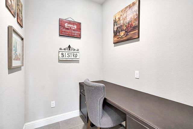 3992 Flint Avenue, Clovis, CA 93619