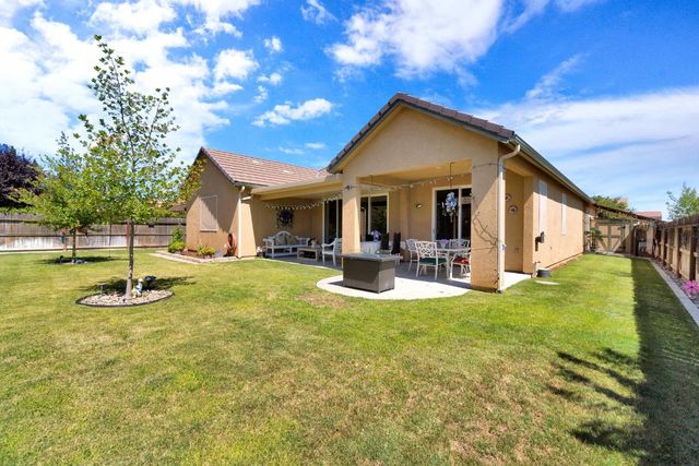 3992 Flint Avenue, Clovis, CA 93619