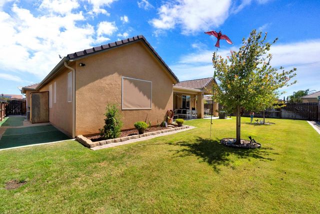 3992 Flint Avenue, Clovis, CA 93619