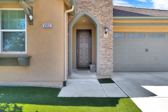 3992 Flint Avenue, Clovis, CA 93619
