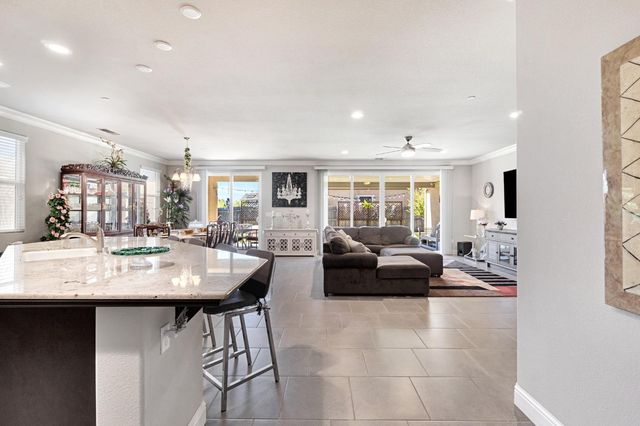 3992 Flint Avenue, Clovis, CA 93619