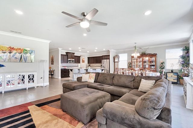 3992 Flint Avenue, Clovis, CA 93619