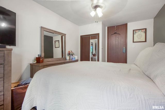 16042 Ralls Grove Road, Creal Springs, IL 62922