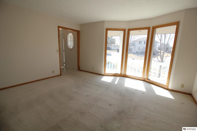 1235 Cork Drive, Papillion, NE 68046