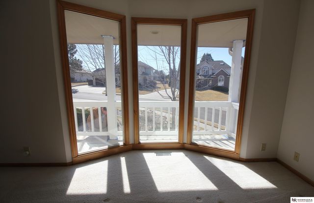 1235 Cork Drive, Papillion, NE 68046