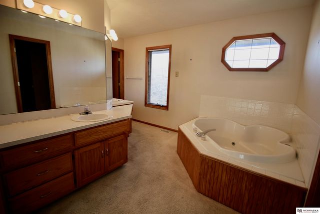 1235 Cork Drive, Papillion, NE 68046