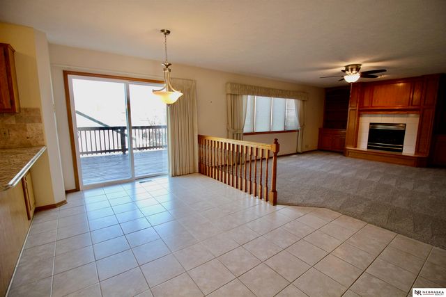 1235 Cork Drive, Papillion, NE 68046