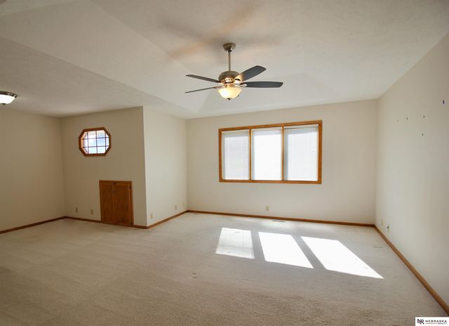 1235 Cork Drive, Papillion, NE 68046