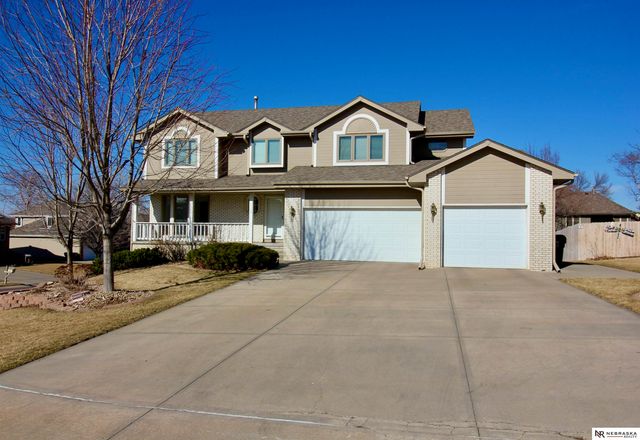 1235 Cork Drive, Papillion, NE 68046