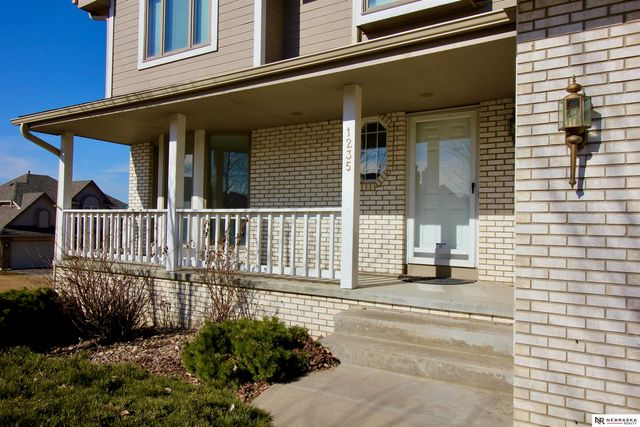 1235 Cork Drive, Papillion, NE 68046