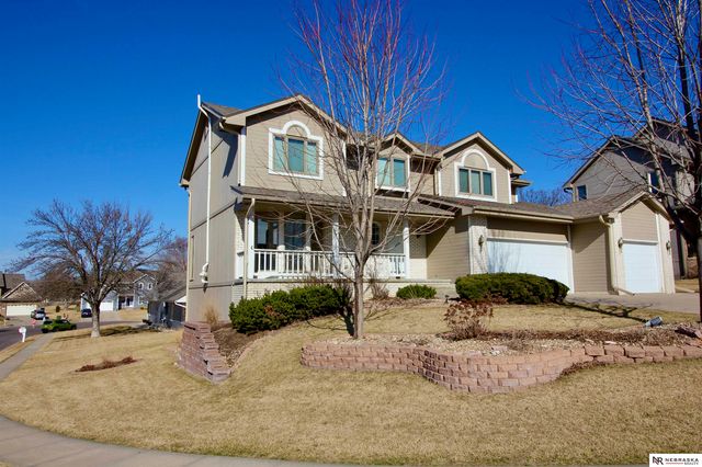 1235 Cork Drive, Papillion, NE 68046