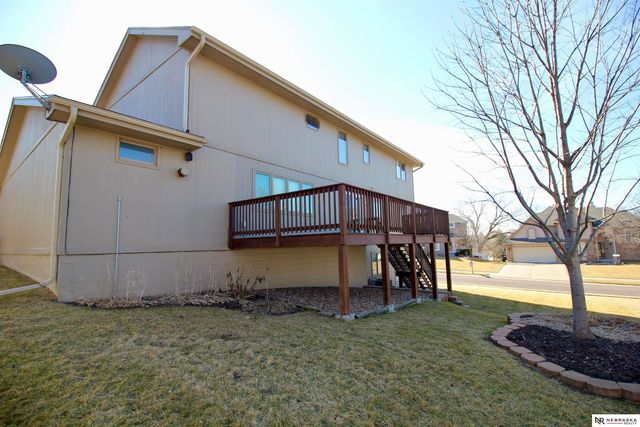 1235 Cork Drive, Papillion, NE 68046