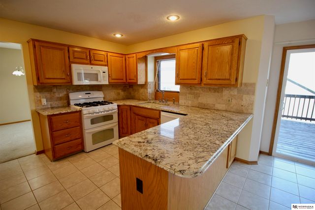 1235 Cork Drive, Papillion, NE 68046