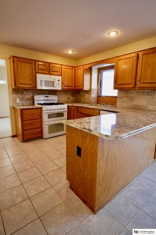 1235 Cork Drive, Papillion, NE 68046