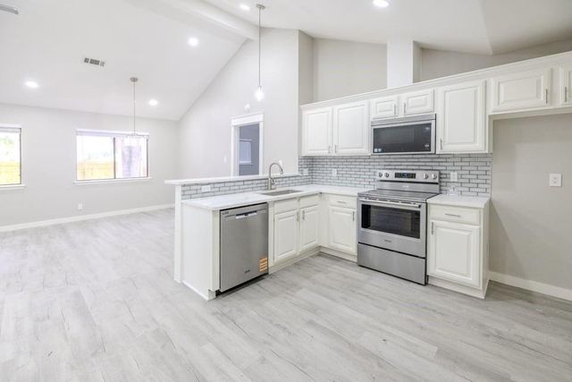 2 Abalone Street, Bay City, TX 77414