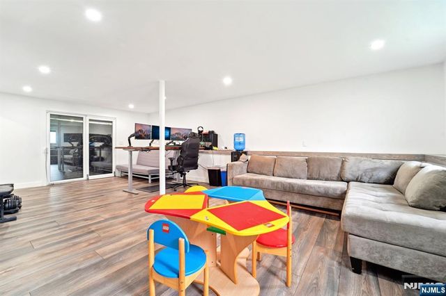 21 Ray Avenue, Leonia, NJ 07605
