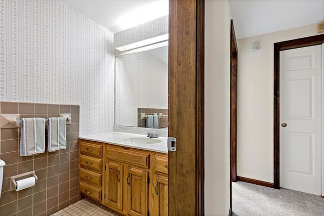 26 Qaushnet Way, Falmouth, MA 02536