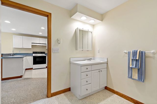 26 Qaushnet Way, Falmouth, MA 02536