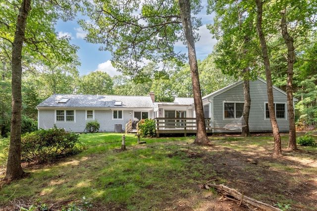 26 Qaushnet Way, Falmouth, MA 02536