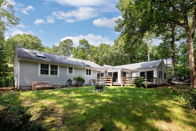 26 Qaushnet Way, Falmouth, MA 02536