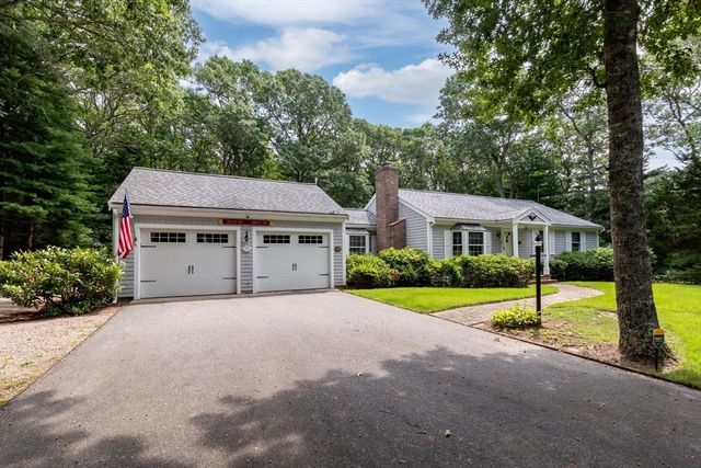 26 Qaushnet Way, Falmouth, MA 02536