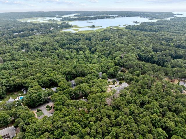 26 Qaushnet Way, Falmouth, MA 02536