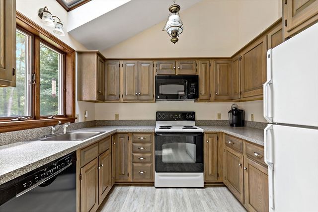 26 Qaushnet Way, Falmouth, MA 02536