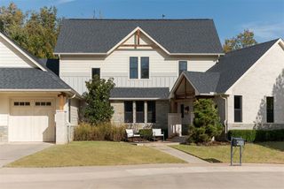 725 E Clegern Place Court, Edmond, OK 73034