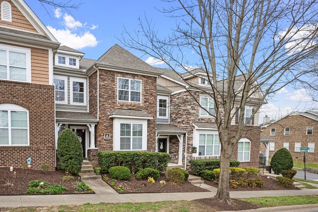 1074 Riverwood Village Blvd, Hermitage, TN 37076