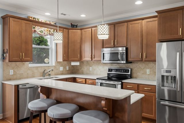 1074 Riverwood Village Blvd, Hermitage, TN 37076