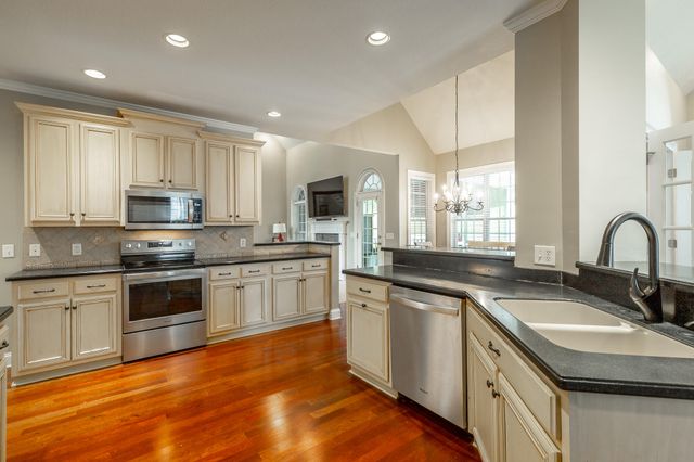 106 Woodpecker Place, Ringgold, GA 30736