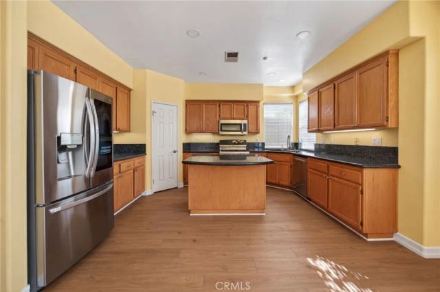 1050 Avenida Classica, Oxnard, CA 93030