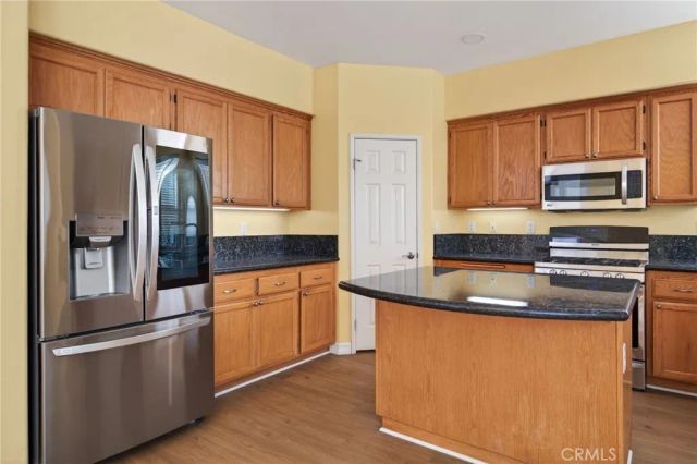 1050 Avenida Classica, Oxnard, CA 93030