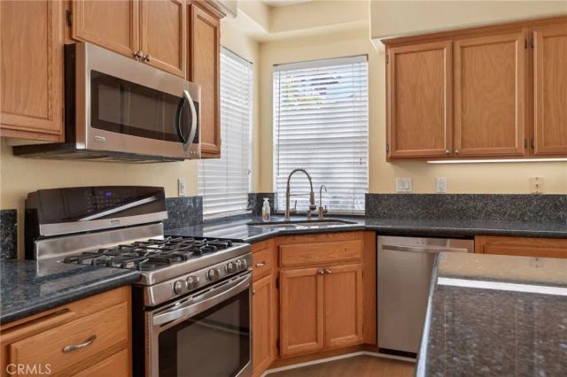 1050 Avenida Classica, Oxnard, CA 93030