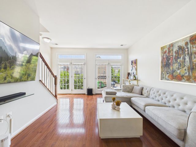 15653 JOHN DISKIN CIR, Woodbridge, VA 22191