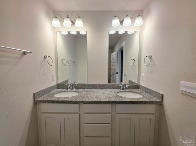 9499 Nature Creek Cir, Pensacola, FL 32526