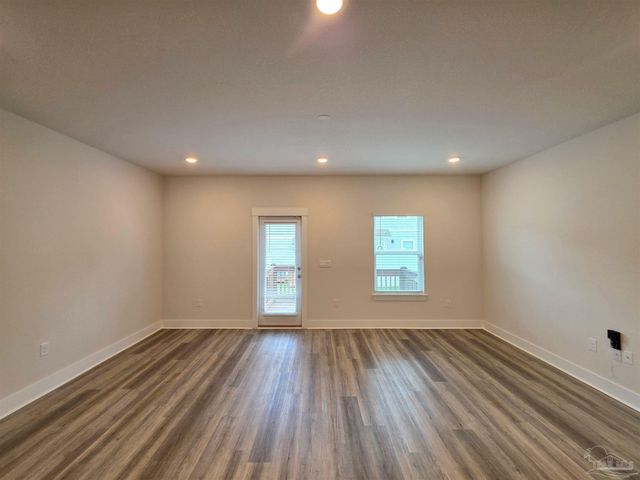9499 Nature Creek Cir, Pensacola, FL 32526