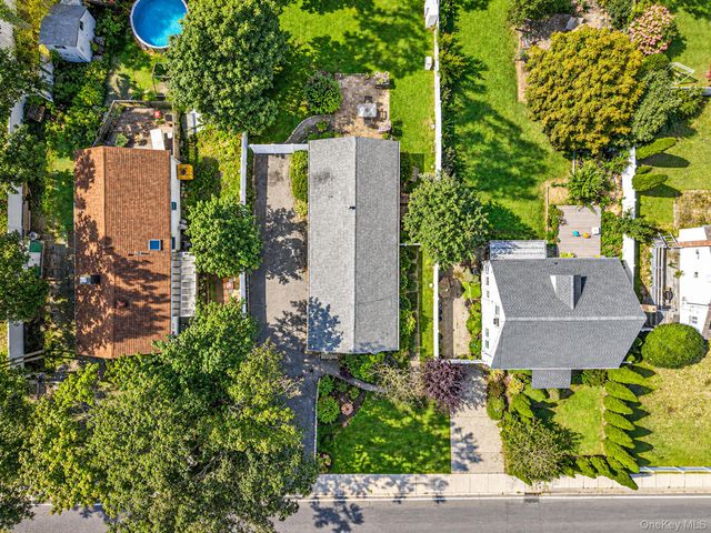 182 Commack Road, Deer Park, NY 11729