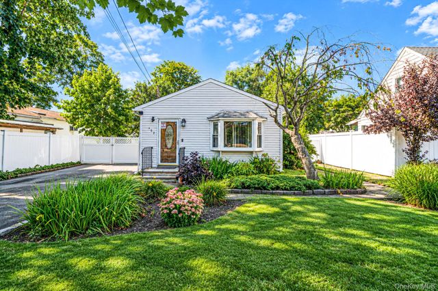 182 Commack Road, Deer Park, NY 11729